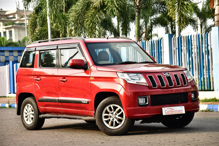 MAHINDRA TUV300 T8