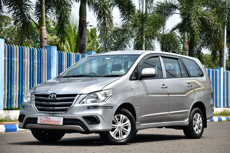 TOYOTA INNOVA 2.5 G